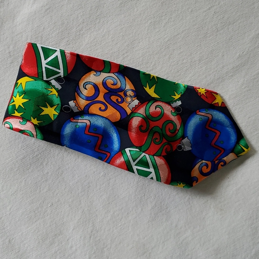 100% Silk Christmas tie! - Picture 4 of 4
